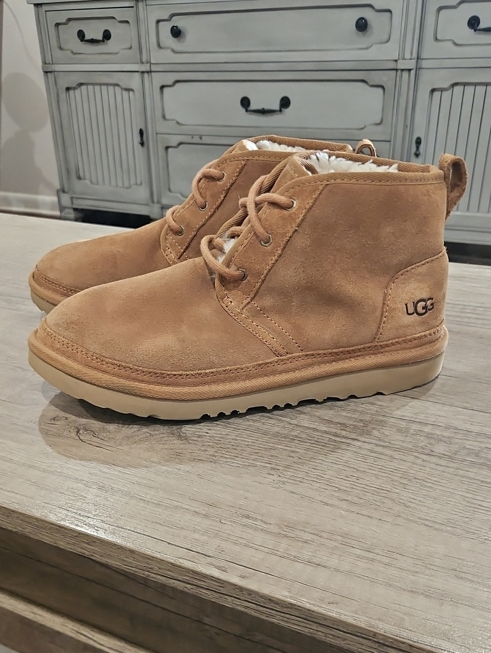 UGG Neumel Tan Suede Shearling-Lined Lace-Up Ankle Boots size 6